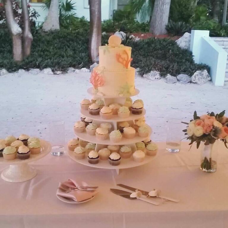 Maggie's Bakery Florida Keys Weddings • Key Largo Lighthouse